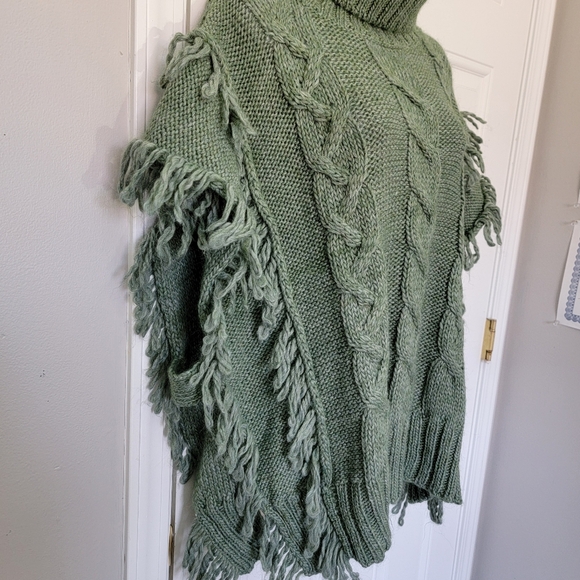 Betty Betty Wool Blend Fringe Poncho Turtleneck Sweater Green Chunky Knit L - Picture 3 of 13